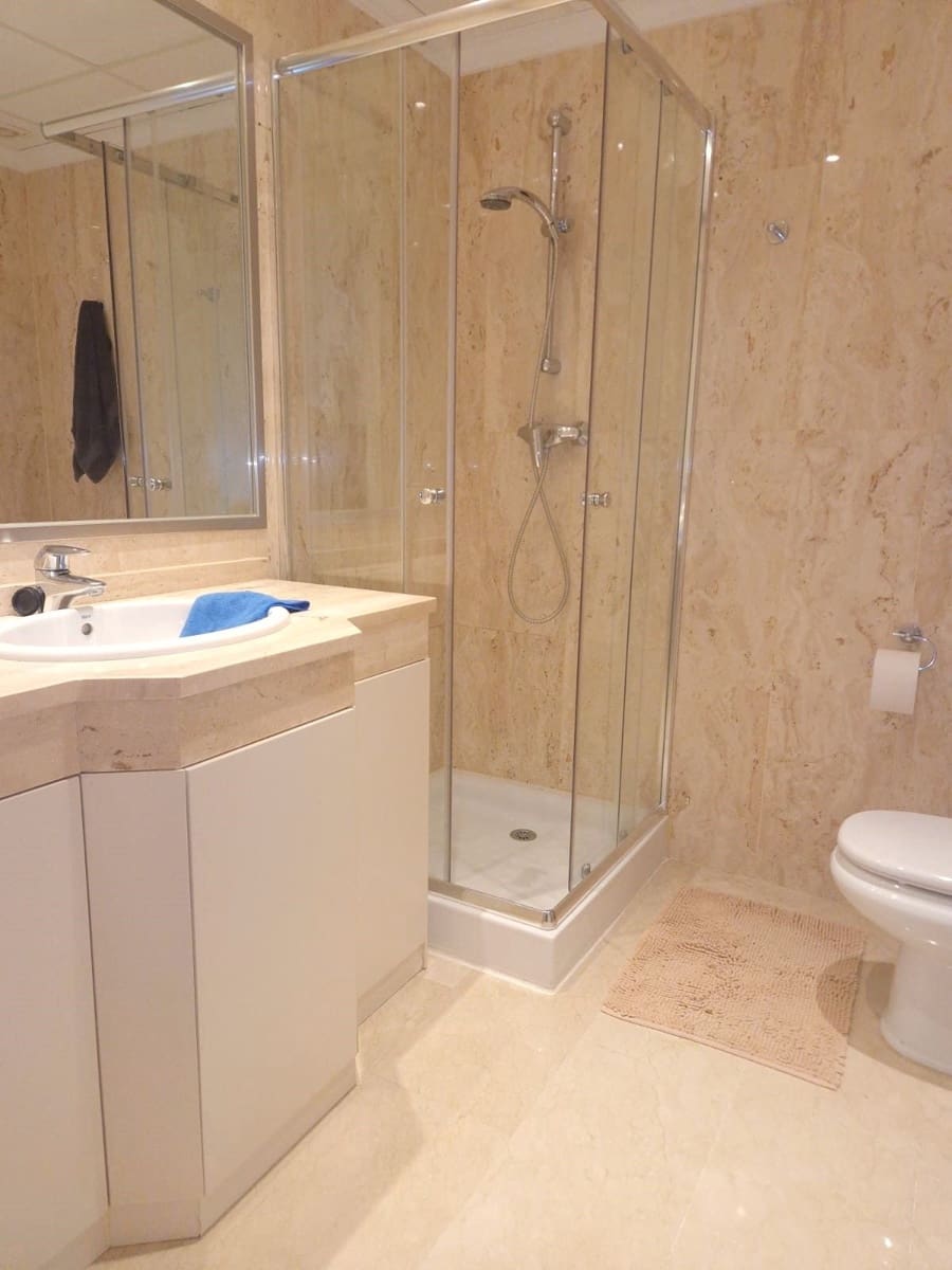 Apartamento de 2 habitaciones en Elviria en venta con piscina garaje - 375.000 € (Ref: 10103065)