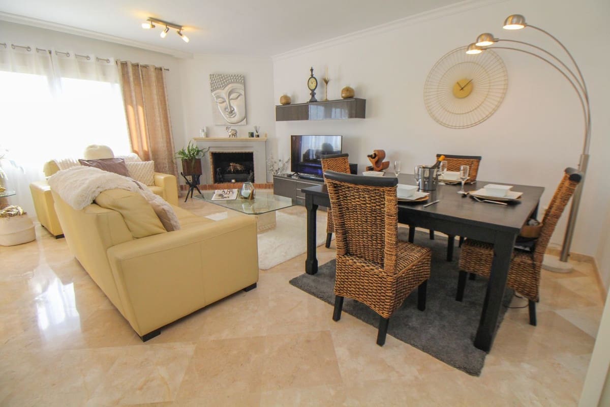 2 soveværelse Lejlighed til salg i Elviria med swimmingpool - € 335.000 (Ref: 10103069)