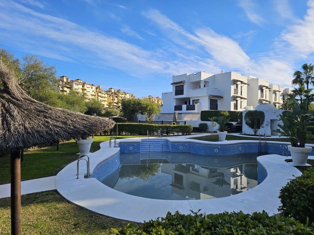 3 quarto Apartamento para venda em El Velerín, Estepona com piscina garagem - 480 000 € (Ref: 10103072)