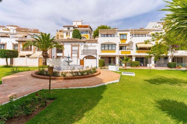 4 chambre Maison de Ville à vendre à Fuengirola avec piscine garage - 1 050 000 € (Ref: 10103073)