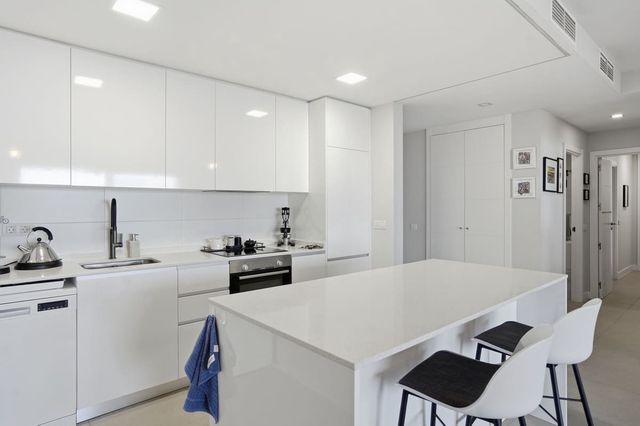 Apartamento de 2 habitaciones en Benalmádena pueblo, Benalmádena en venta con piscina garaje - 549.995 € (Ref: 10103076)