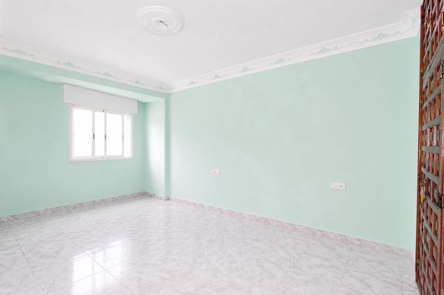 Apartamento de 3 habitaciones en Fuengirola en venta con piscina - 425.000 € (Ref: 10103088)