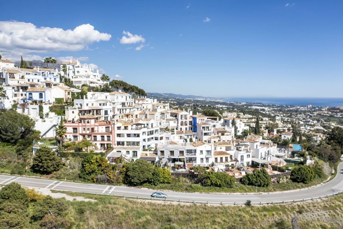 5 Zimmer Haus zu verkaufen in Benahavis mit Pool Garage - 995.000 € (Ref: 10103089)