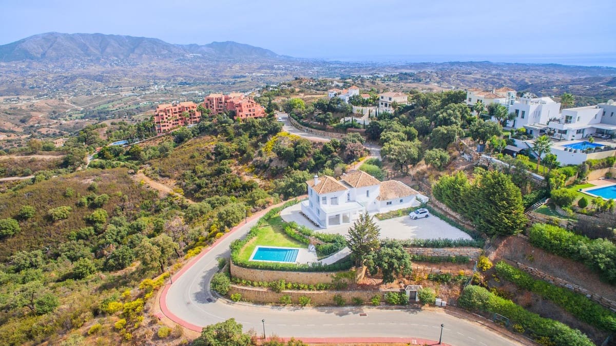 4 Zimmer Villa zu verkaufen in La Mairena mit Garage - 1.980.000 € (Ref: 10103091)