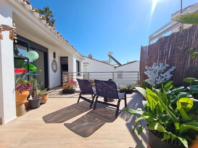 Casa de 3 habitaciones en Zona Calvario, Estepona en venta - 849.000 € (Ref: 10103122)