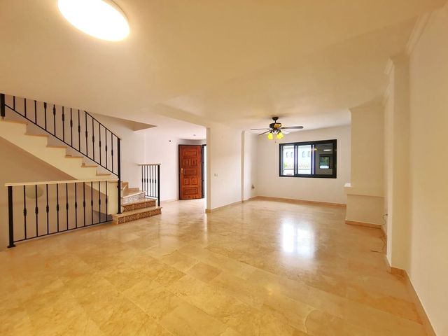 3 chambre Villa/Maison Semi-Mitoyenne à vendre à Manilva Pueblo, Manilva avec garage - 560 000 € (Ref: 10103133)