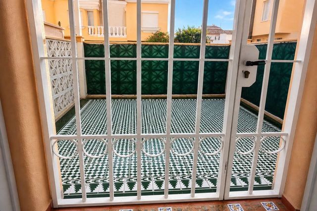 3 soverom Kjedet enebolig til salgs i San Luis de Sabinillas, Manilva med svømmebasseng - € 325 000 (Ref: 10103136)