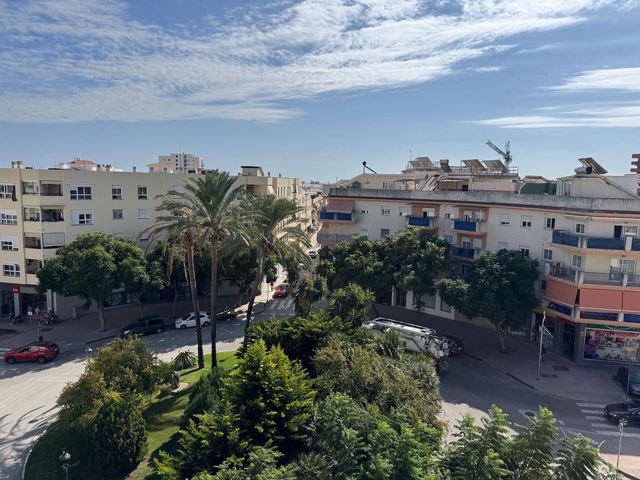 4 soverom Leilighet til salgs i Zona Calvario, Estepona med svømmebasseng garasje - € 695 000 (Ref: 10103146)