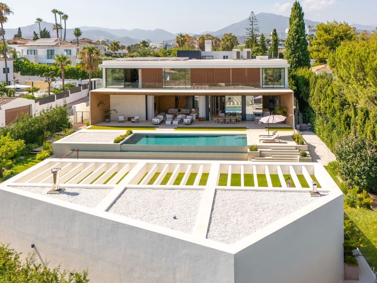 6 sovrum Villa till salu i Guadalmina med pool - 5 995 000 € (Ref: 10103166)