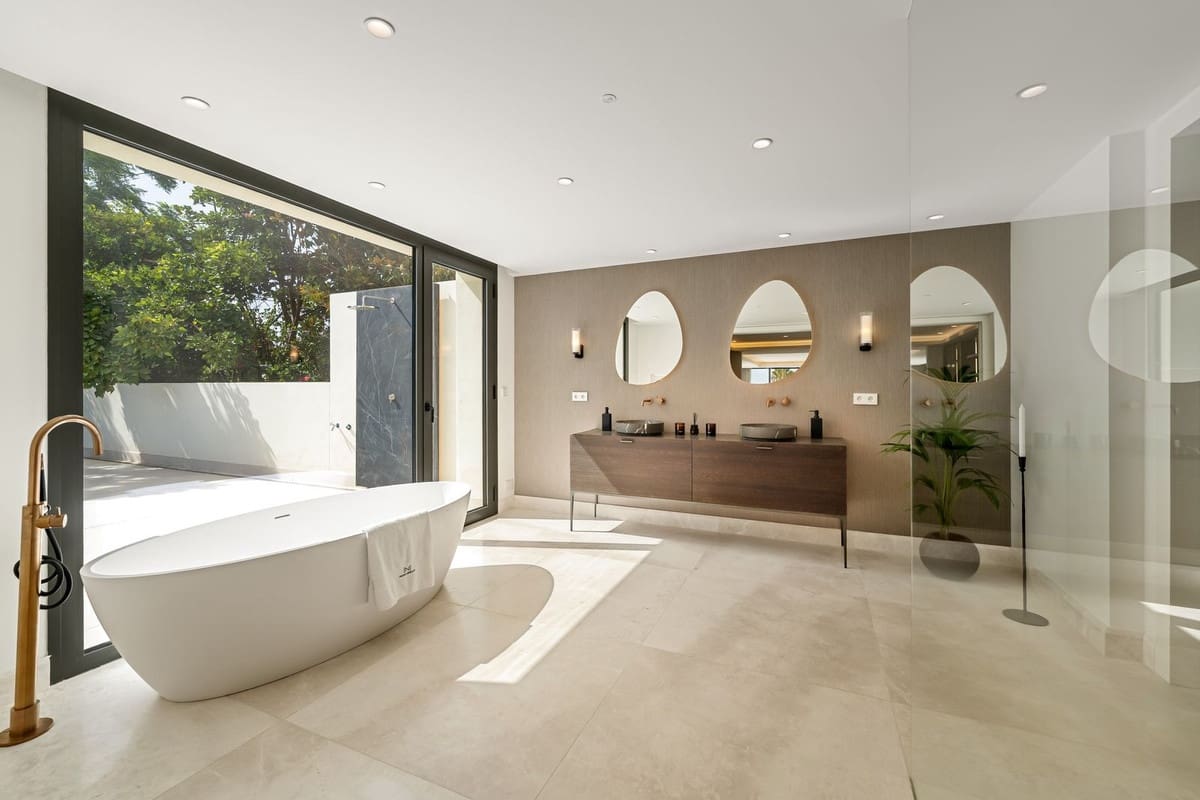 5 Zimmer Villa zu verkaufen in Golden Mile mit Pool Garage - 7.800.000 € (Ref: 10103167)