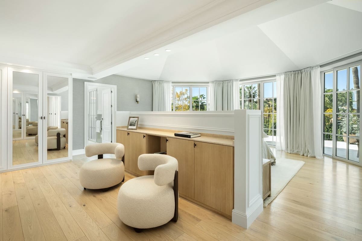 5 bedroom Villa for sale in Nueva Andalucia with pool garage - € 7,995,000 (Ref: 10103169)