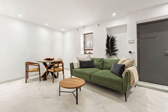 Casa de 1 habitación en Zona Calvario, Estepona en venta con garaje - 695.000 € (Ref: 10103170)