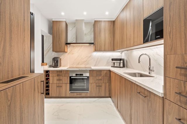 Casa de 1 habitación en Zona Calvario, Estepona en venta con garaje - 695.000 € (Ref: 10103170)