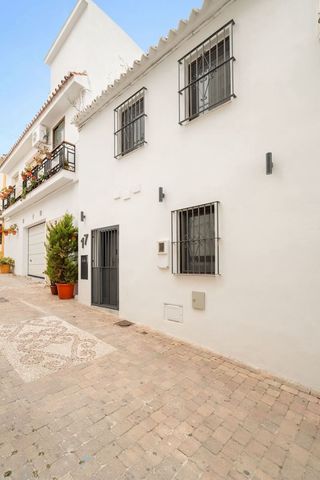 Casa de 1 habitación en Zona Calvario, Estepona en venta con garaje - 695.000 € (Ref: 10103170)