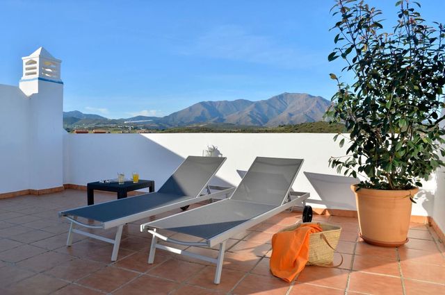 2 soverom Leilighet til salgs i Zona Calvario, Estepona med svømmebasseng garasje - € 298 000 (Ref: 10103174)