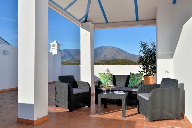 2 soverom Leilighet til salgs i Zona Calvario, Estepona med svømmebasseng garasje - € 298 000 (Ref: 10103174)