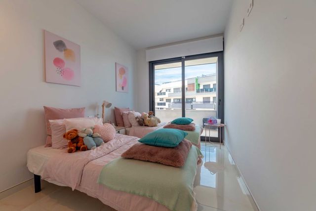 3 quarto Apartamento para venda em Playa Flamenca, Orihuela com piscina garagem - 485 000 € (Ref: 10103178)