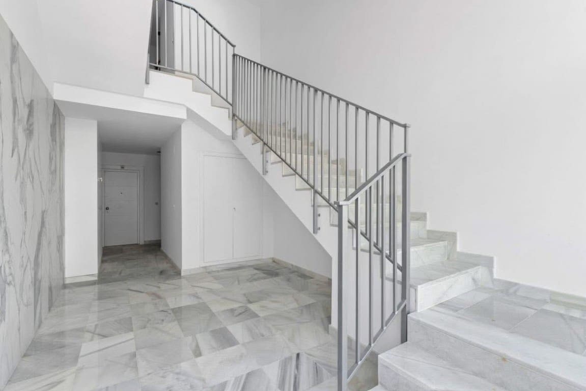 2 soverom Leilighet til salgs i Villamartin med svømmebasseng garasje - € 279 900 (Ref: 10103196)