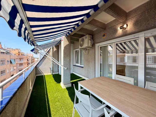 2 makuuhuone Huoneisto myytävänä paikassa Avenida Habaneras - Curva de Palangre, Torrevieja - 219 900 € (Ref: 10103211)
