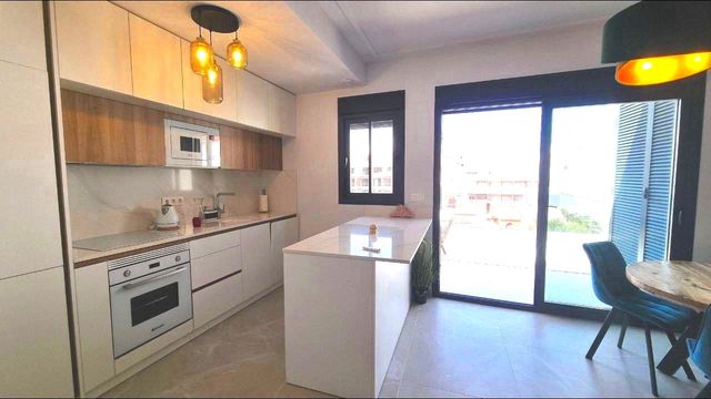 2 soveværelse Lejlighed til salg i Las Piscinas Naturales, Torrevieja med swimmingpool garage - € 341.000 (Ref: 10103229)