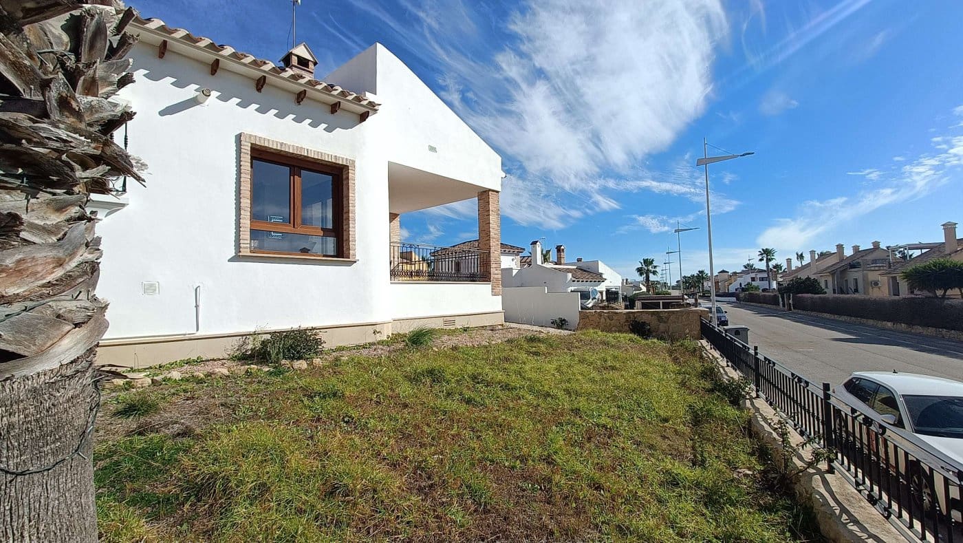 3 sypialnia Willa na sprzedaż w Algorfa z basenem garażem - 375 000 € (Ref: 10103232)