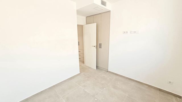 3 soveværelse Lejlighed til salg i Las Piscinas Naturales, Torrevieja med garage - € 548.000 (Ref: 10103240)
