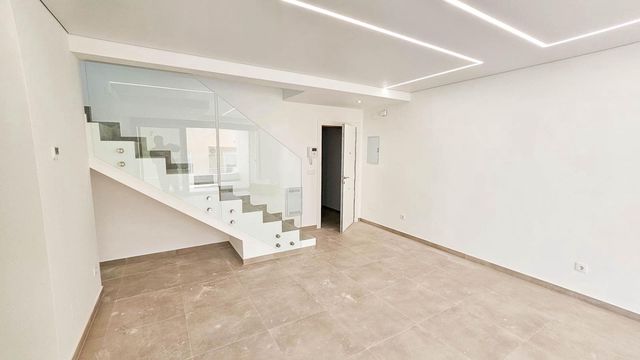 3 soveværelse Lejlighed til salg i Las Piscinas Naturales, Torrevieja med garage - € 548.000 (Ref: 10103240)