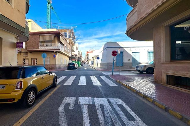4 bedroom Apartment for sale in Puerto Deportivo, Torrevieja - € 480,000 (Ref: 10103249)