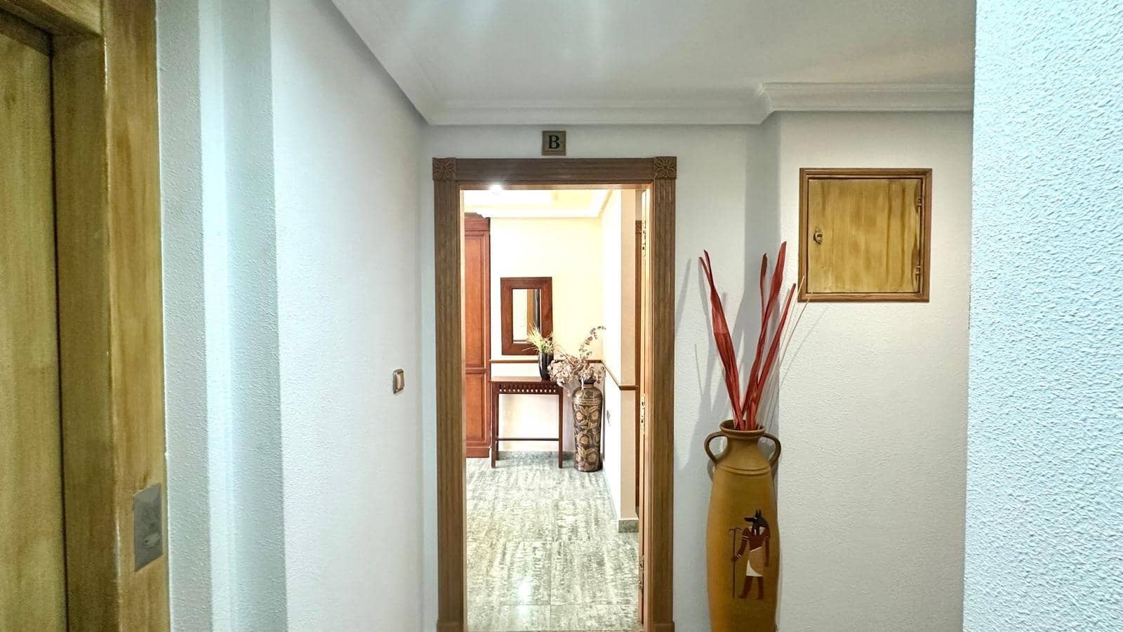 4 bedroom Apartment for sale in Torrevieja - € 480,000 (Ref: 10103249)