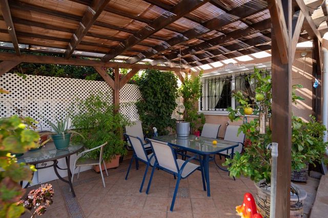 2 soverom Hus til salgs i Villamartin, Orihuela med svømmebasseng garasje - € 211 500 (Ref: 10103254)