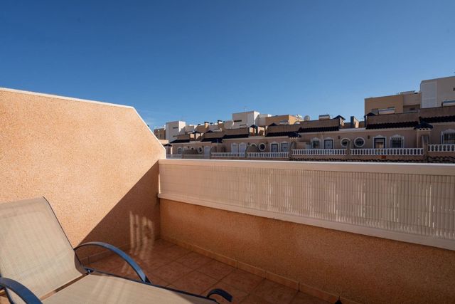 2 soverom Hus til salgs i Villamartin, Orihuela med svømmebasseng garasje - € 211 500 (Ref: 10103254)