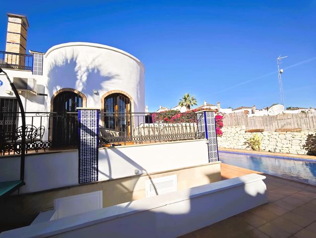 4 slaapkamer Villa te koop in Algorfa met zwembad - € 449.995 (Ref: 10103286)