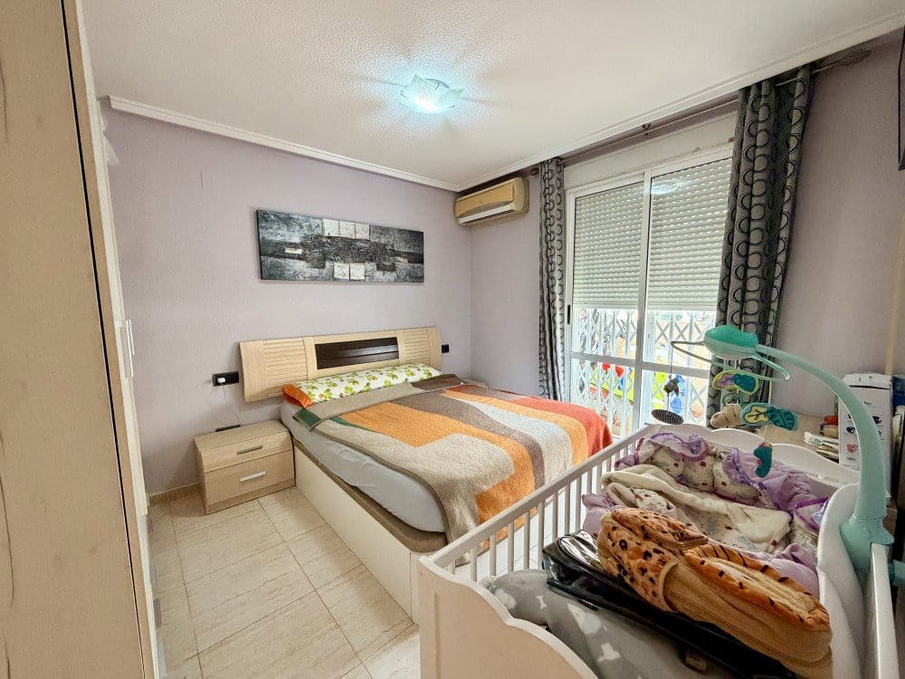 2 quarto Apartamento para venda em Torrevieja com piscina - 166 000 € (Ref: 10103379)