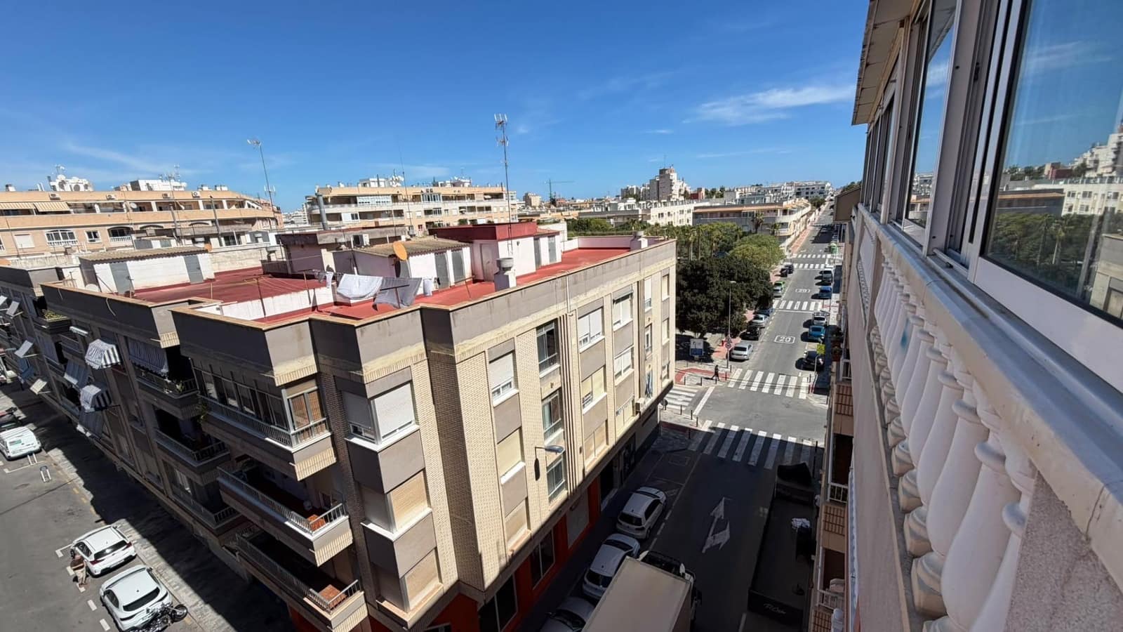 2 bedroom Apartment for sale in Torrevieja with pool - € 175,900 (Ref: 10103415)