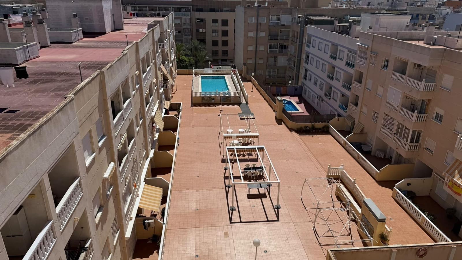 2 bedroom Apartment for sale in Torrevieja with pool - € 175,900 (Ref: 10103415)