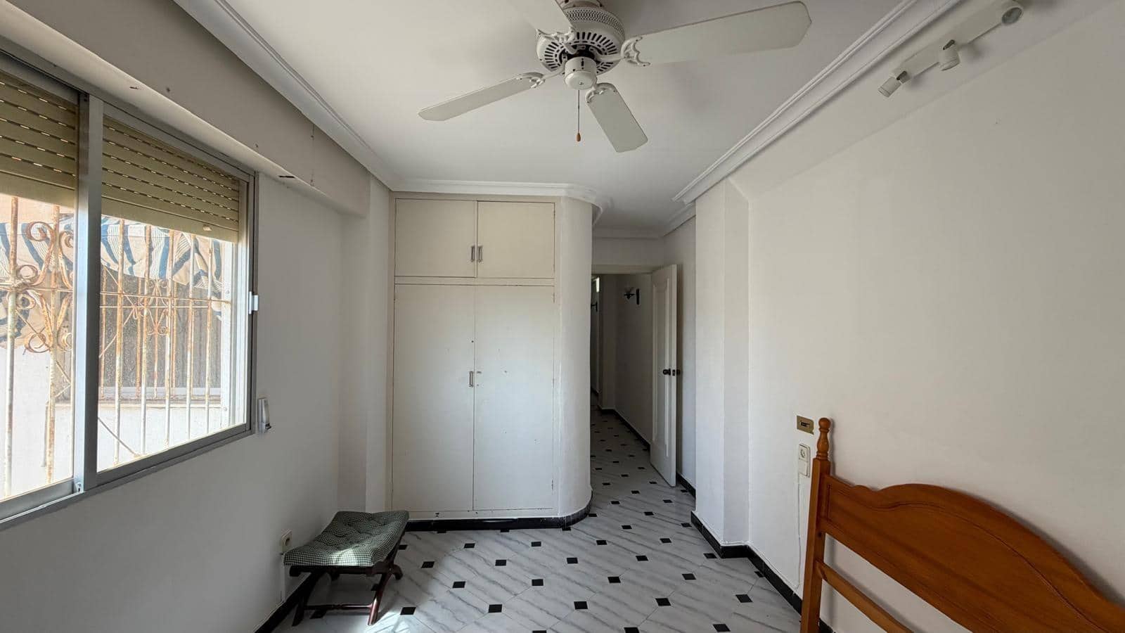 3 soveværelse Lejlighed til salg i Torrevieja - € 179.900 (Ref: 10103421)