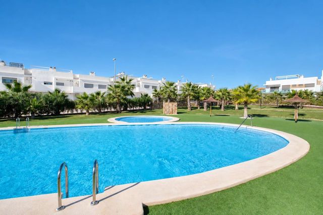 3 soveværelse Lejlighed til salg i Vistabella, Orihuela med swimmingpool - € 305.000 (Ref: 10103424)