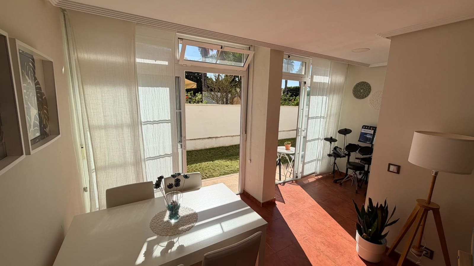 1 makuuhuone Huoneisto myytävänä paikassa Torrevieja mukana uima-altaan 
autotalli - 179 900 € (Ref: 10103434)