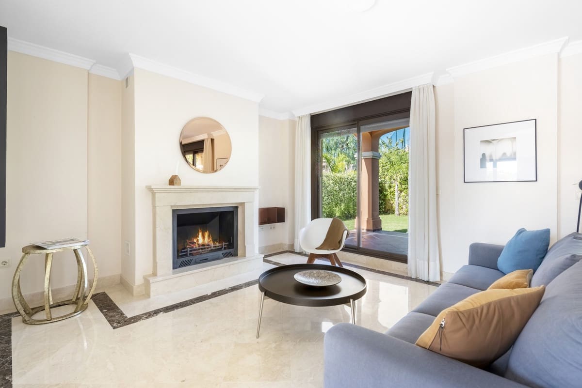4 camera da letto Villetta Bifamiliare in vendita in Estepona con piscina - 718.693 € (Rif: 10103442)