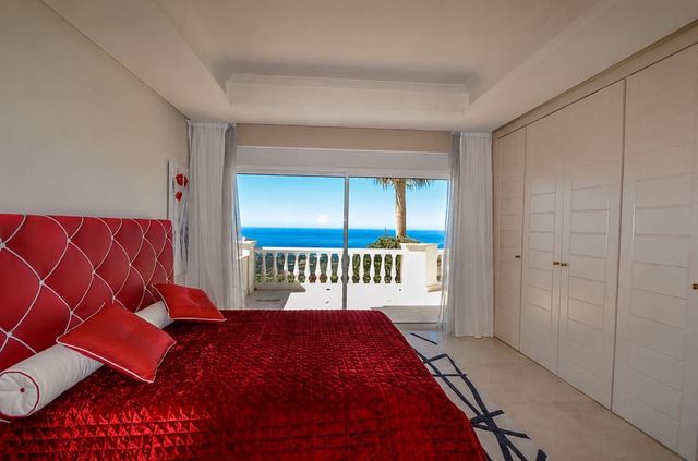 5 sovrum Villa till salu i Lomas De Marbella, Marbella med pool - 2 950 000 € (Ref: 10103448)