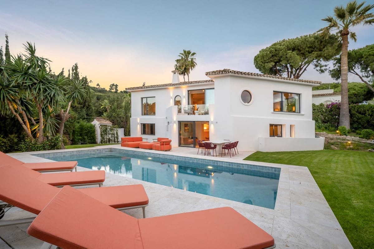 4 sypialnia Willa na sprzedaż w Nueva Andalucia z basenem garażem - 2 995 000 € (Ref: 10103457)