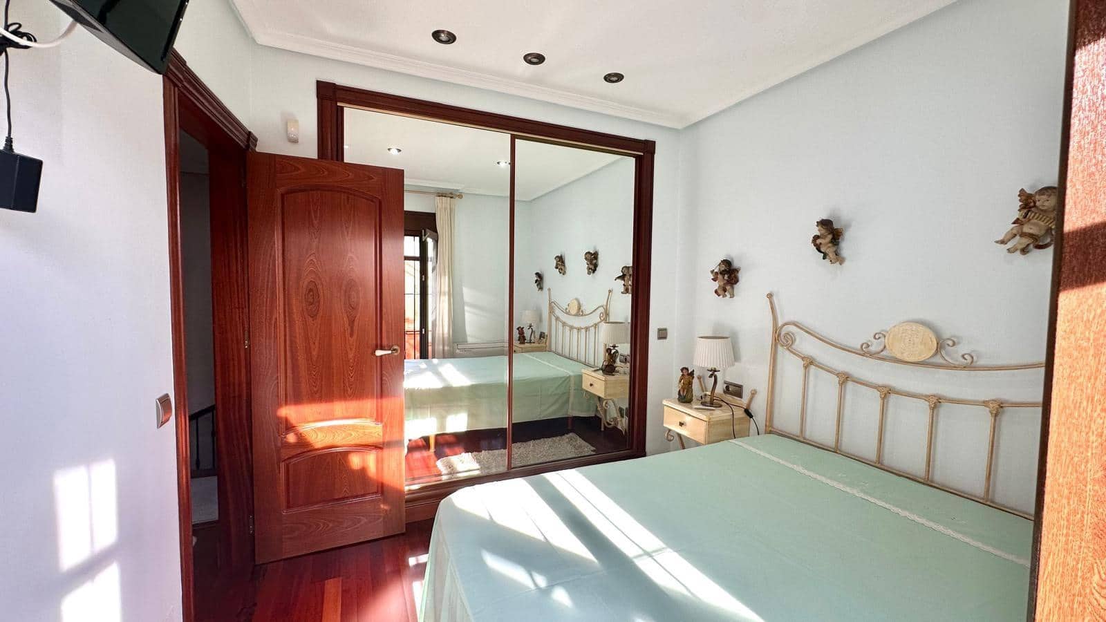 4 soveværelse Semi-Rækkehus til salg i Torrevieja med garage - € 449.900 (Ref: 10103464)