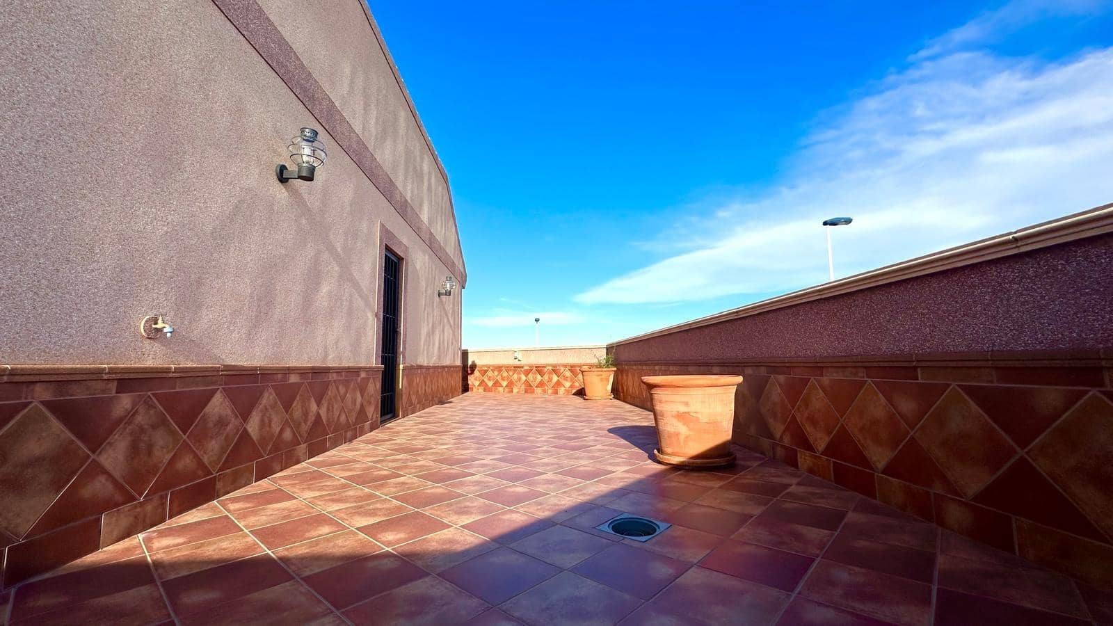 4 soveværelse Semi-Rækkehus til salg i Torrevieja med garage - € 449.900 (Ref: 10103464)