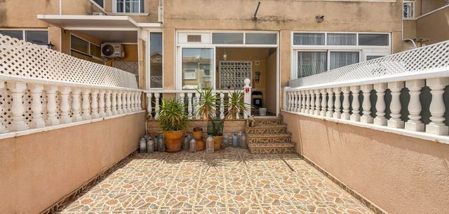 2 chambre Maison de Ville à vendre à Parque Acuático - Sector 25, Torrevieja avec piscine garage - 159 500 € (Ref: 10103472)