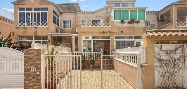 2 chambre Maison de Ville à vendre à Parque Acuático - Sector 25, Torrevieja avec piscine garage - 159 500 € (Ref: 10103472)