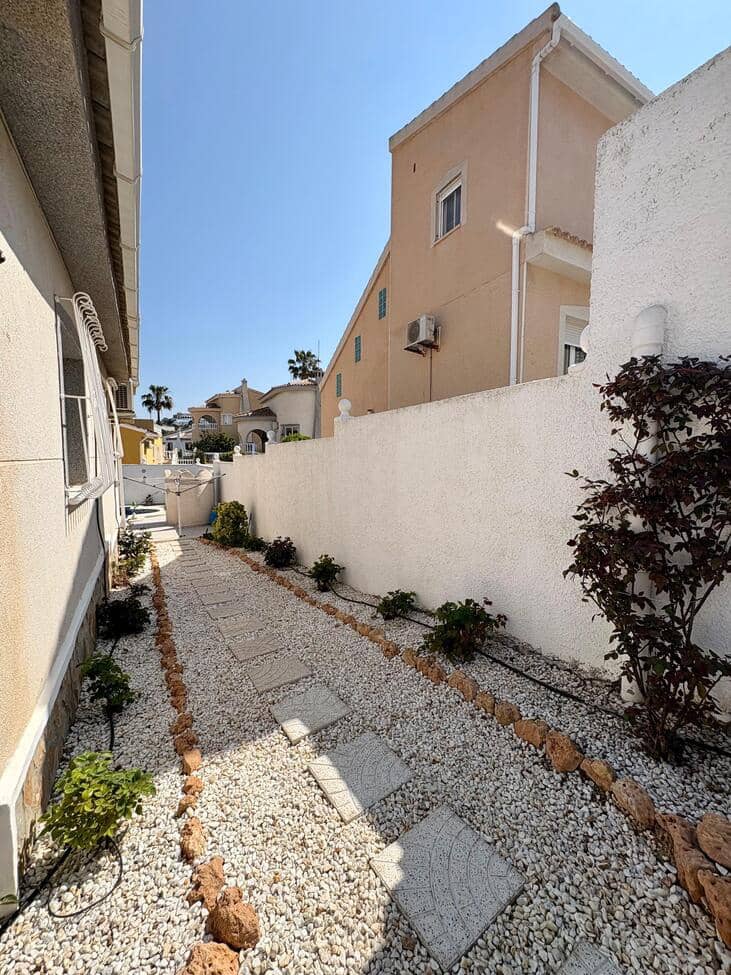 3 bedroom Villa for sale in Rojales with pool garage - € 420,000 (Ref: 10103482)