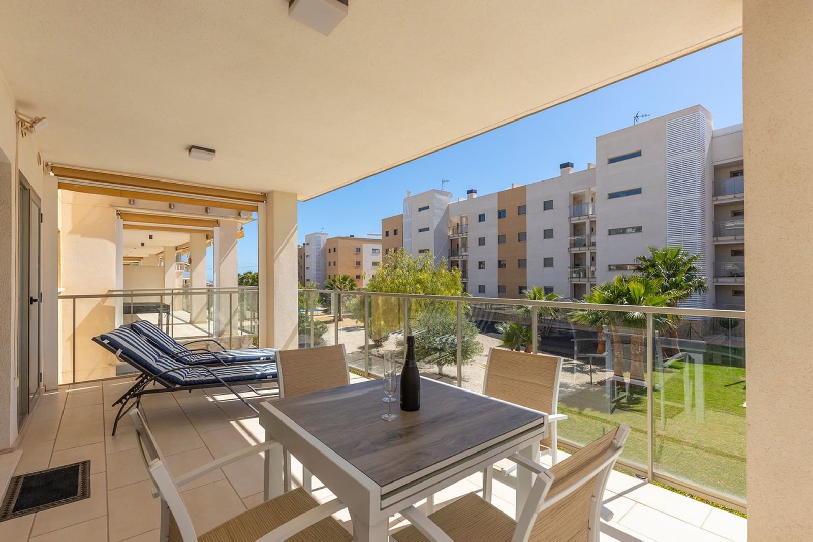 2 soveværelse Lejlighed til salg i Orihuela Costa med swimmingpool garage - € 275.000 (Ref: 10108724)