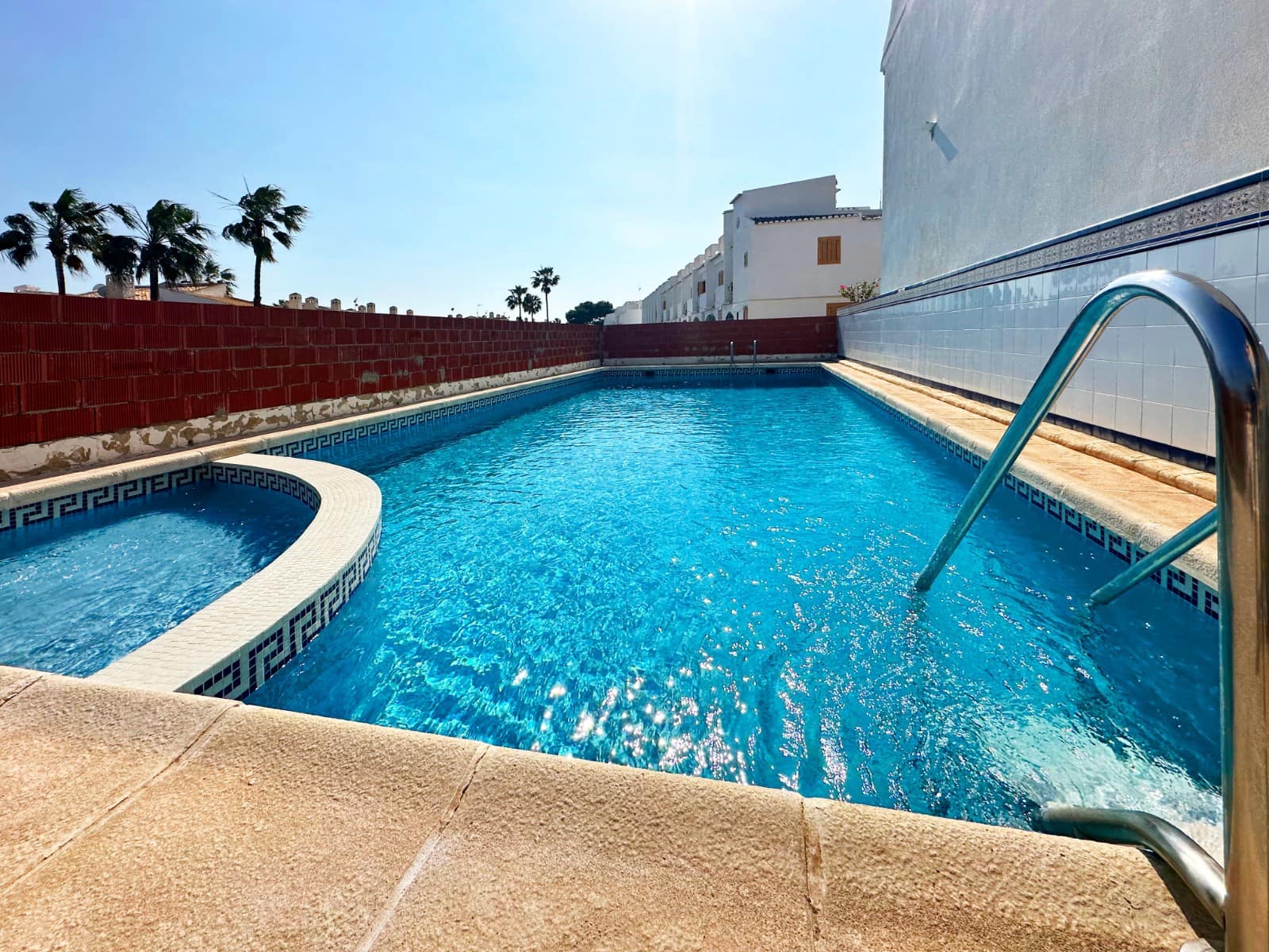 3 soverom Rekkehus til salgs i Orihuela Costa med svømmebasseng - € 250 000 (Ref: 10108737)