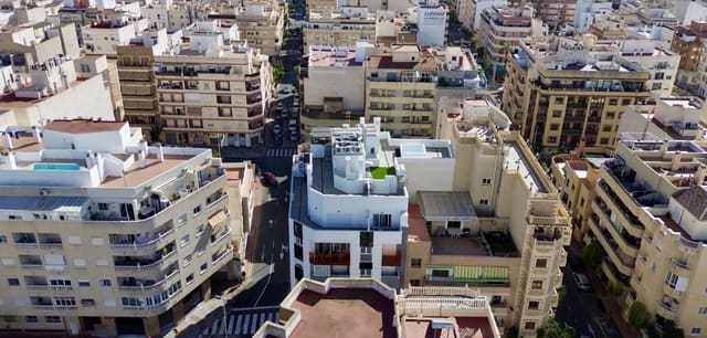 Apartamento de 2 habitaciones en Parque de las Naciones, Torrevieja en venta - 239.000 € (Ref: 10108754)