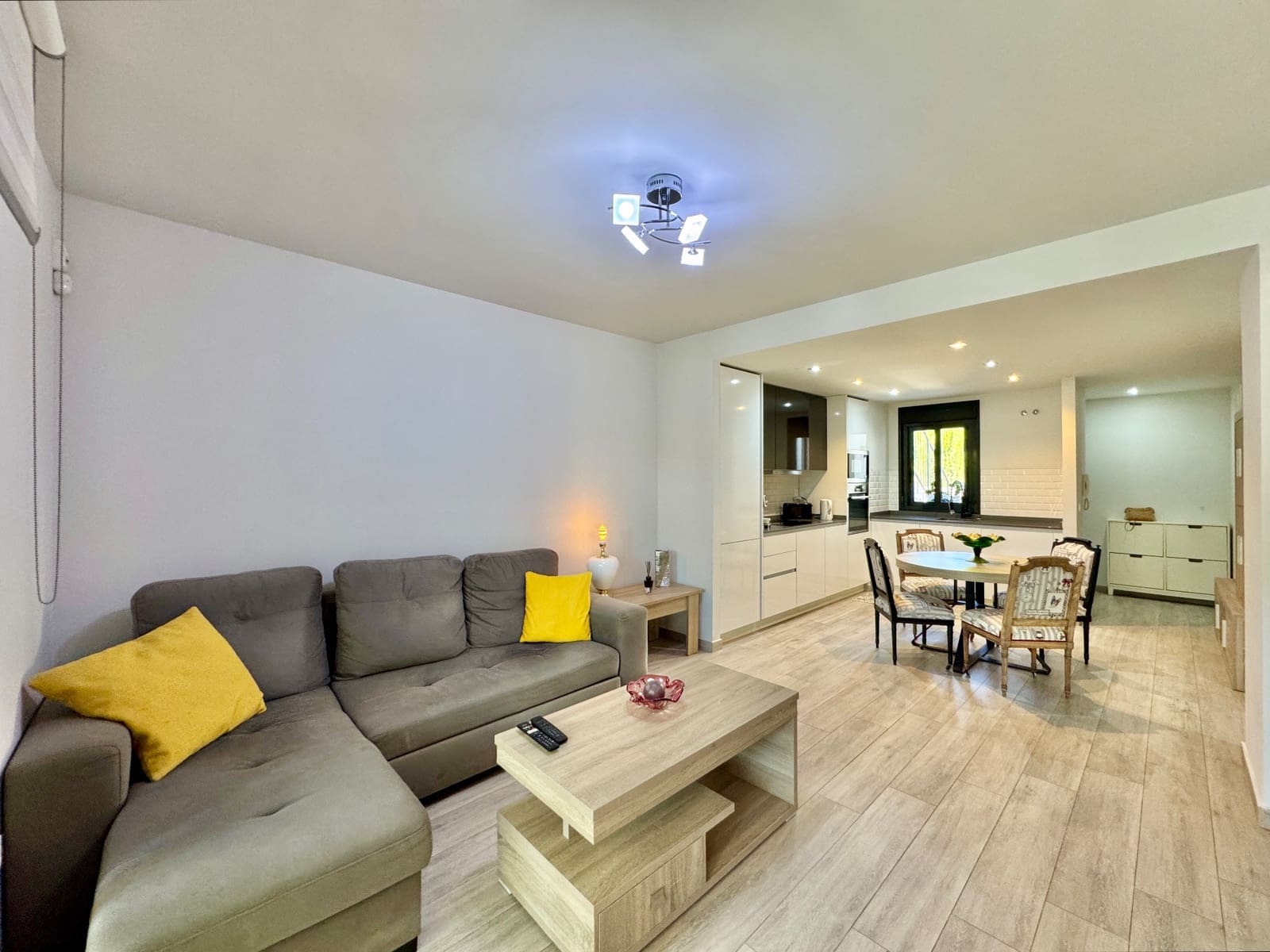 2 soverom Leilighet til salgs i Villamartin med svømmebasseng garasje - € 220 000 (Ref: 10110488)